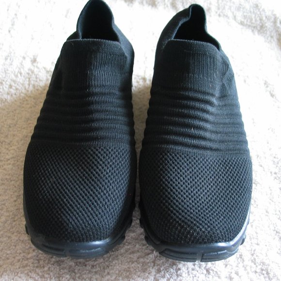Shoes - Women's Mesh Walking Shoes 9.5 NEW